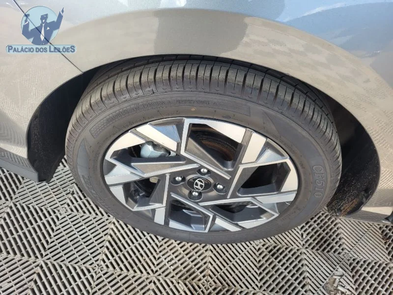 Lote 604 - HYUNDAI HB2010TA COMFORT