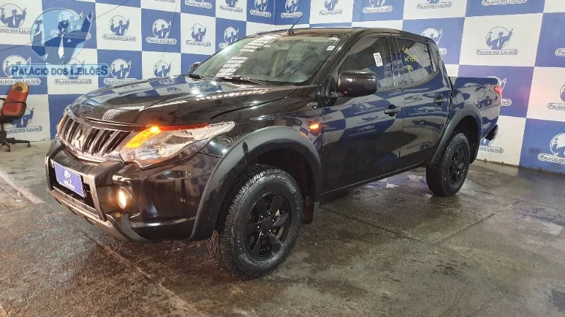 Lote 300 - MMC TRITON SP OUTD GLS A