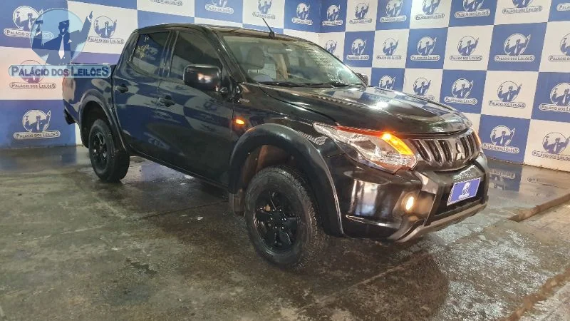 Lote 300 - MMC TRITON SP OUTD GLS A