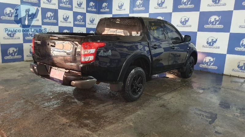 Lote 300 - MMC TRITON SP OUTD GLS A