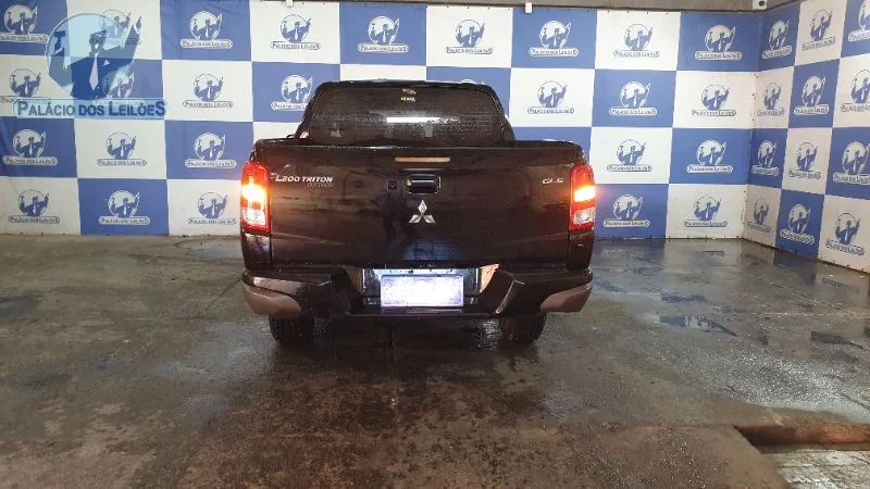 Lote 300 - MMC TRITON SP OUTD GLS A