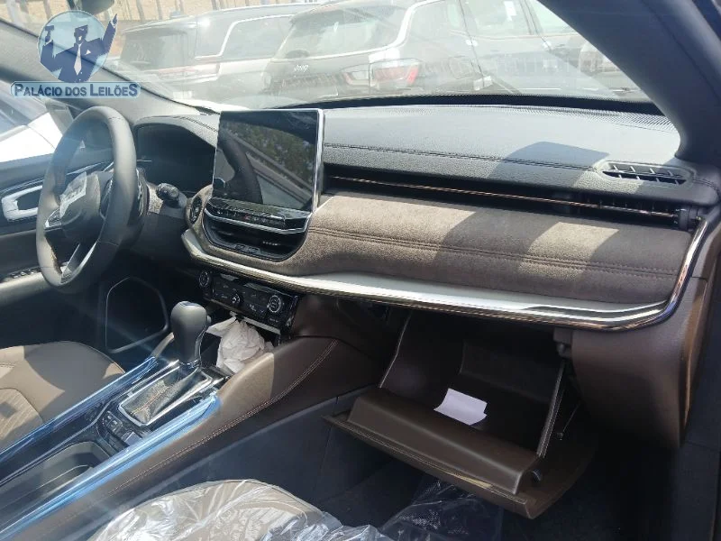 Lote 329 - JEEP COMMANDER OVR T