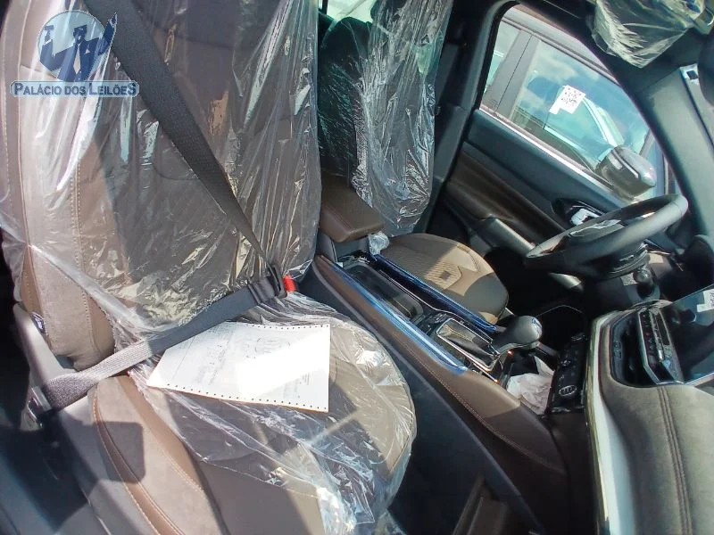 Lote 329 - JEEP COMMANDER OVR T