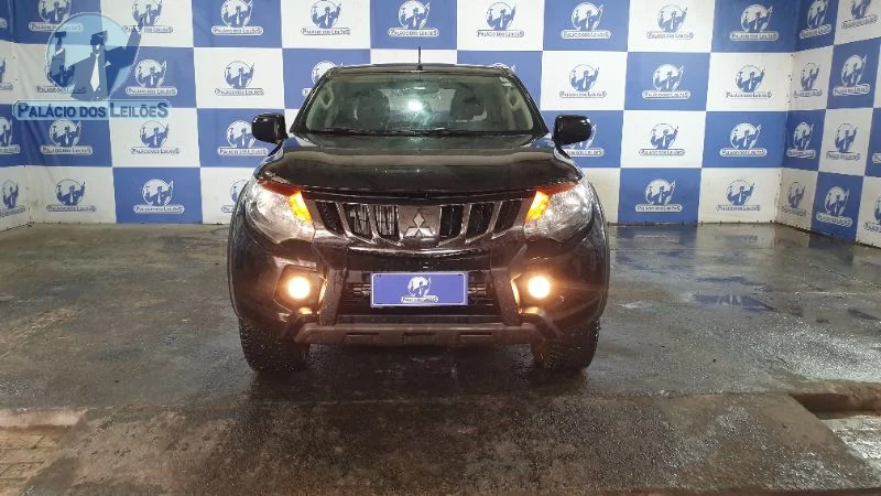 Lote 302 - MMC TRITON SP OUTD GLS A