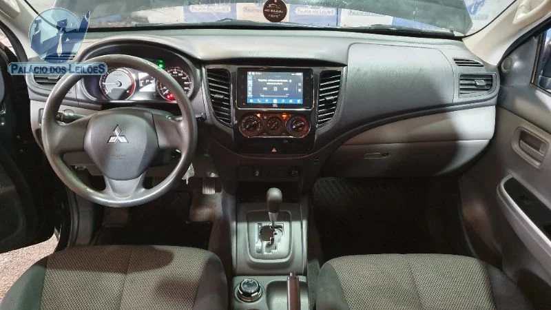 Lote 302 - MMC TRITON SP OUTD GLS A