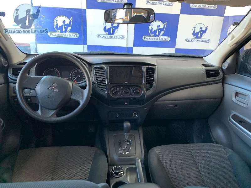 Lote 303 - MMC TRITON SP OUTD GLS A