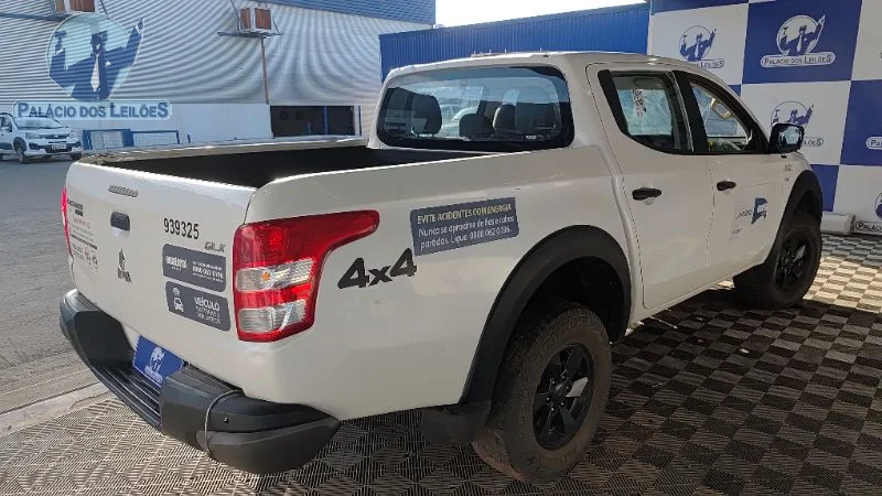 Lote 400 - MMC TRITON SPO OUTDOOR M