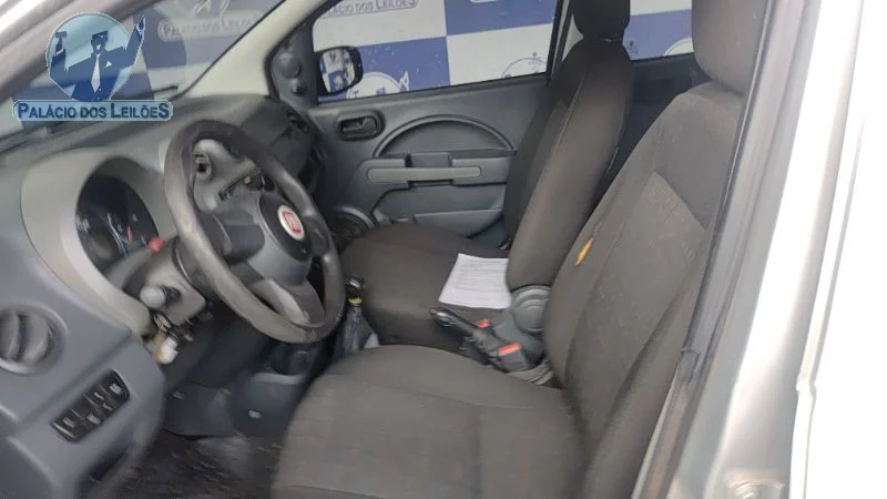 Lote 371 - FIAT UNO VIVACE 1.0