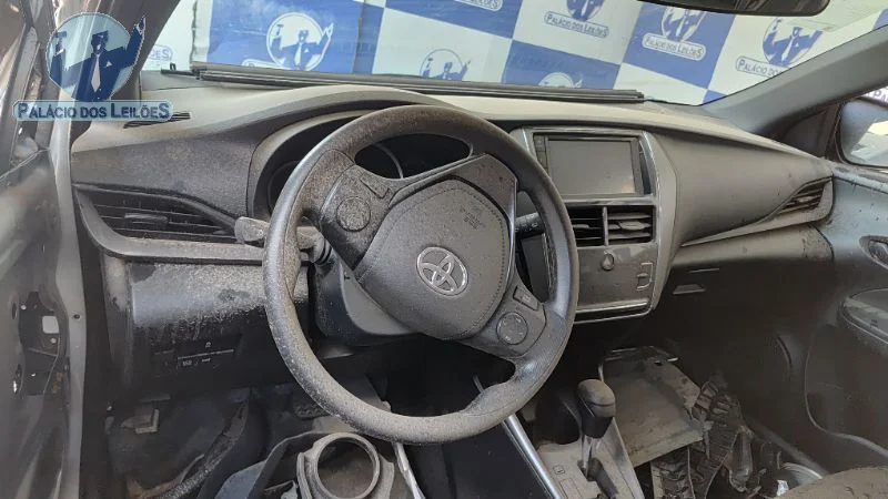 Lote 365 - TOYOTA YARIS HA XL15