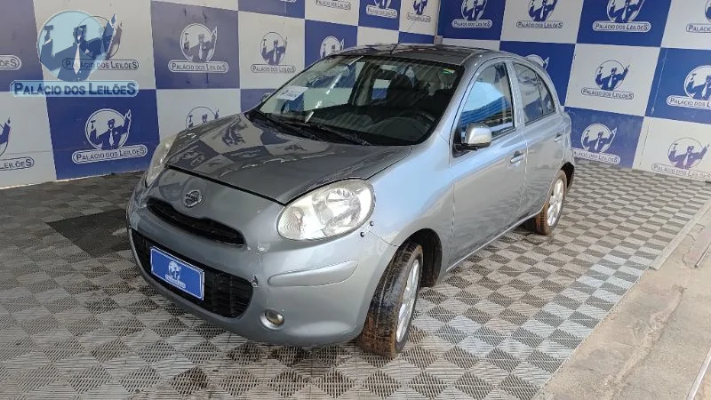 Lote 372 - I NISSAN MARCH 10S FLEX