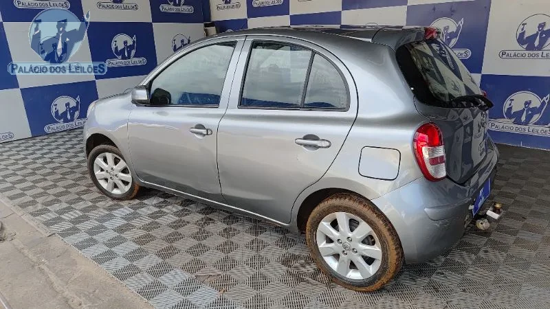 Lote 372 - I NISSAN MARCH 10S FLEX