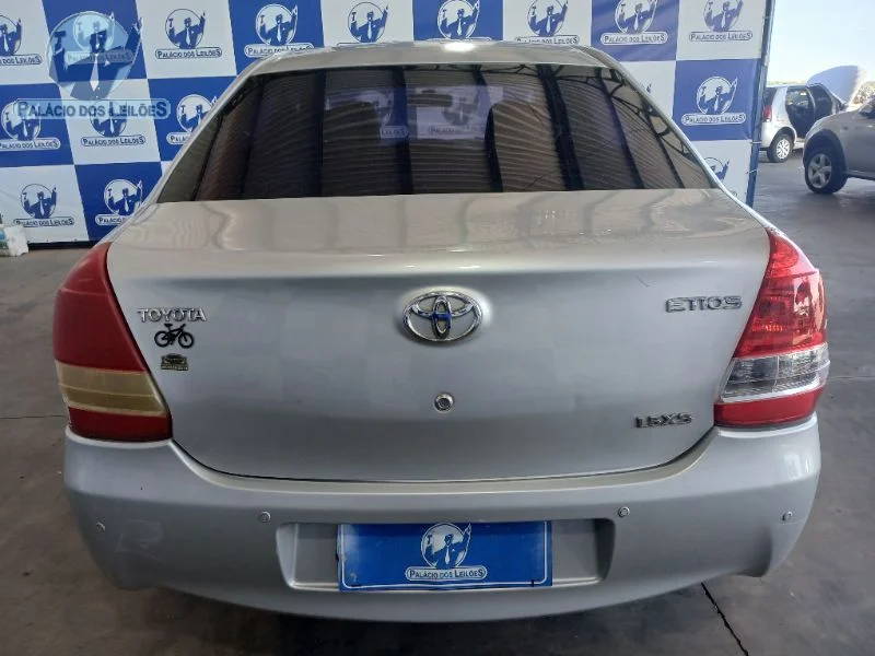 Lote 425 - TOYOTA ETIOS SD XS