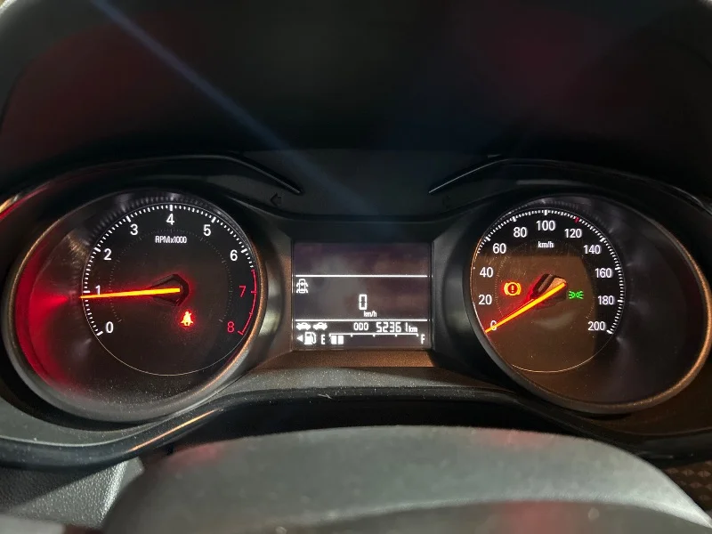 Lote 609 - CHEV ONIX 10MT HB