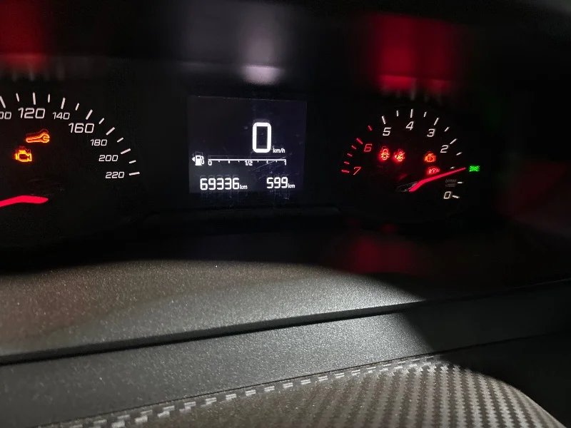 Lote 617 - I PEUGEOT 208 LIKE MT