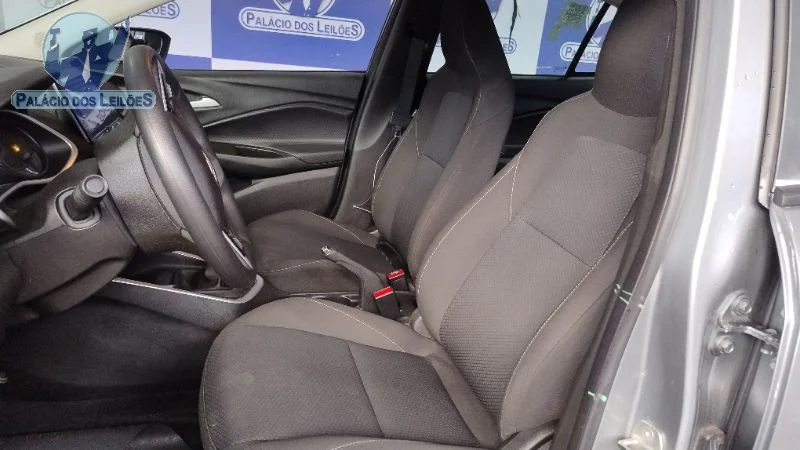 Lote 743 - CHEV ONIX PLUS 10MT LT2