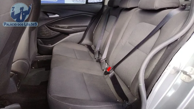 Lote 743 - CHEV ONIX PLUS 10MT LT2