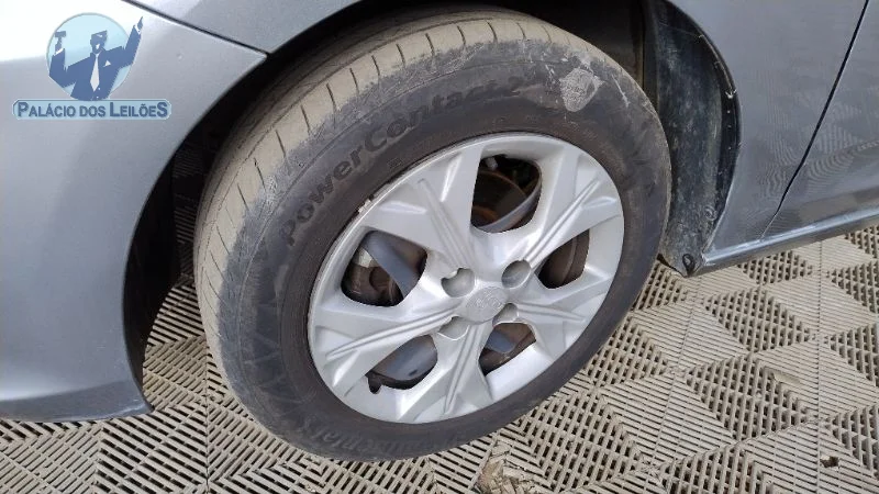 Lote 743 - CHEV ONIX PLUS 10MT LT2