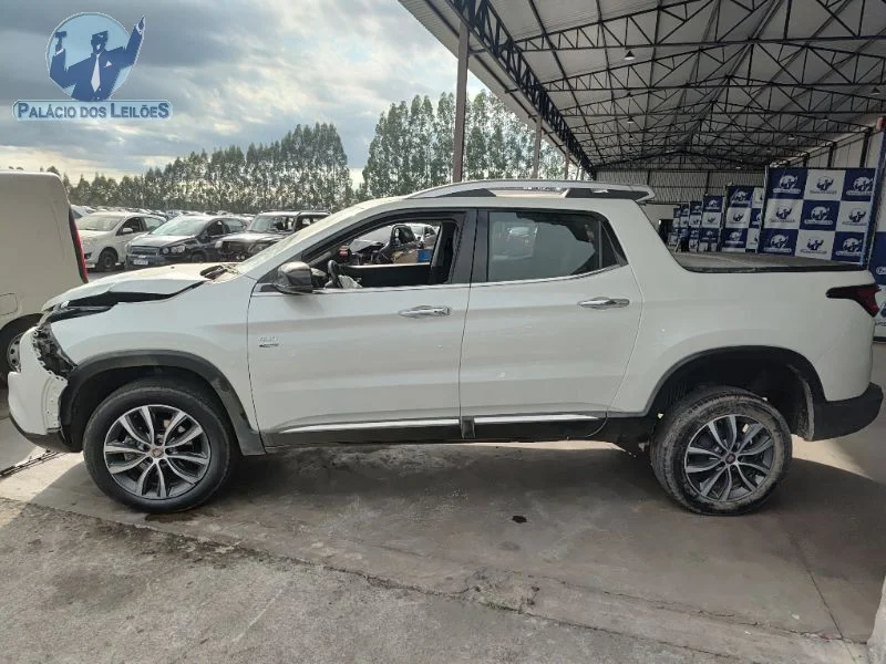 Lote 350 - FIAT TORO VOLCANO AT9 D4