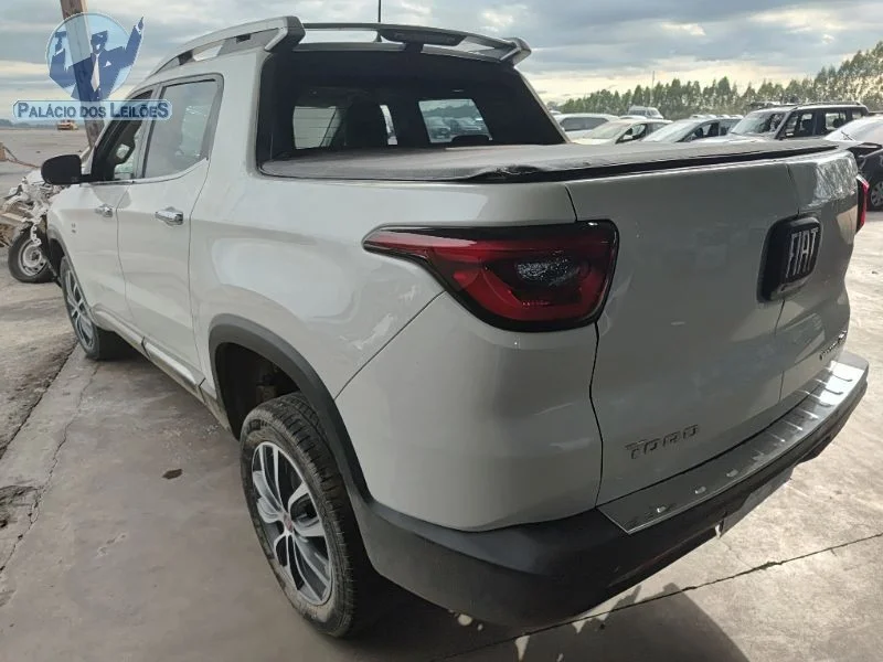 Lote 350 - FIAT TORO VOLCANO AT9 D4