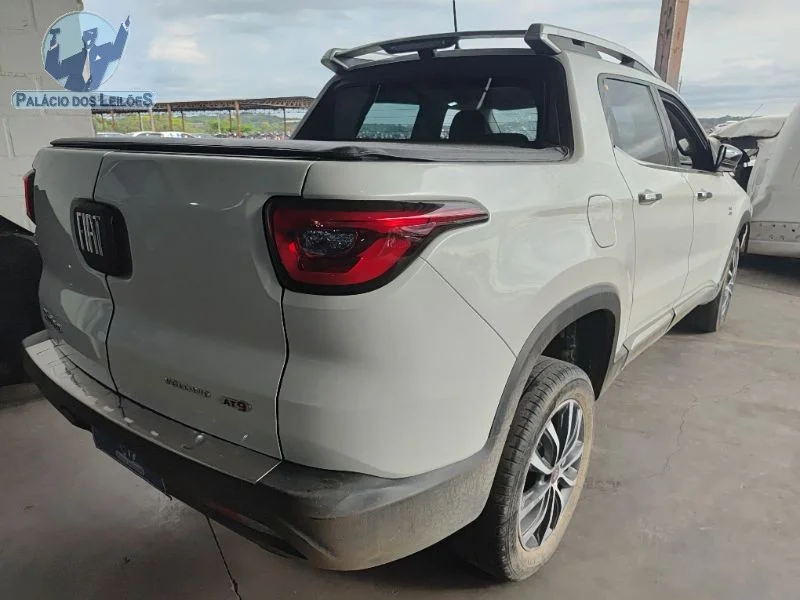 Lote 350 - FIAT TORO VOLCANO AT9 D4