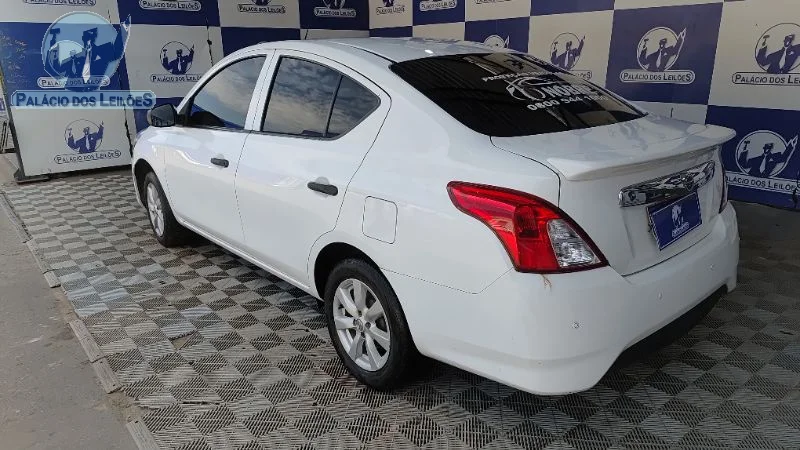 Lote 375 - NISSAN V-DRIVE 10 MT
