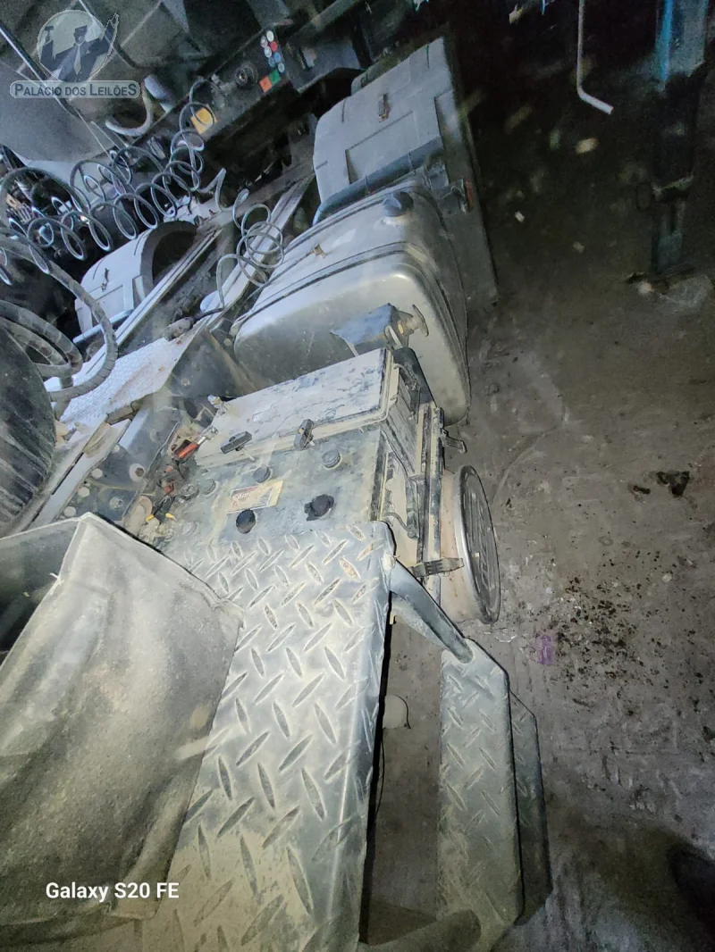 Lote 547 - IVECO STRALIS 800S48TZ