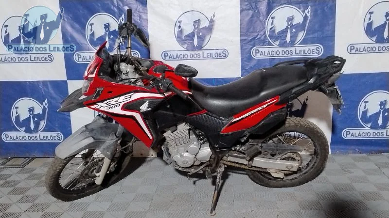 Lote 330 - HONDA XRE 300 ABS