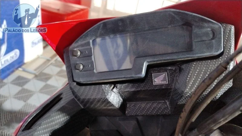 Lote 330 - HONDA XRE 300 ABS